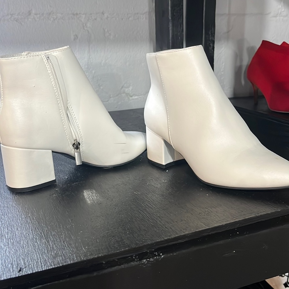 Rouge white ankle books 6.